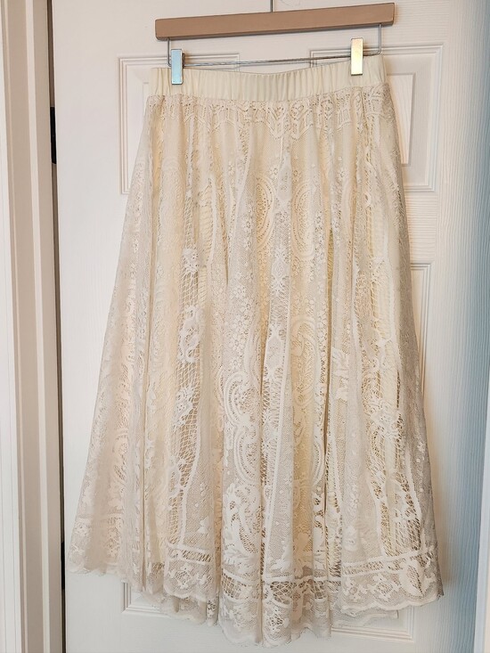 no brand Dresses & Skirts - Stunning Lace True Midi Cream SkirtCream Lace A-Line Midi Skirt Size Large